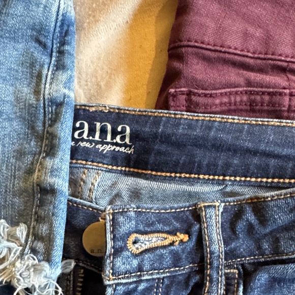 Mid Rise / High Rise Shortie Denim Shorts - Picture 4 of 11